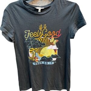 ❤️ EXPRESS IF IT FEELS GOOD THEN DO IT GRAPHIC TEE SHIRT SIZE XS
